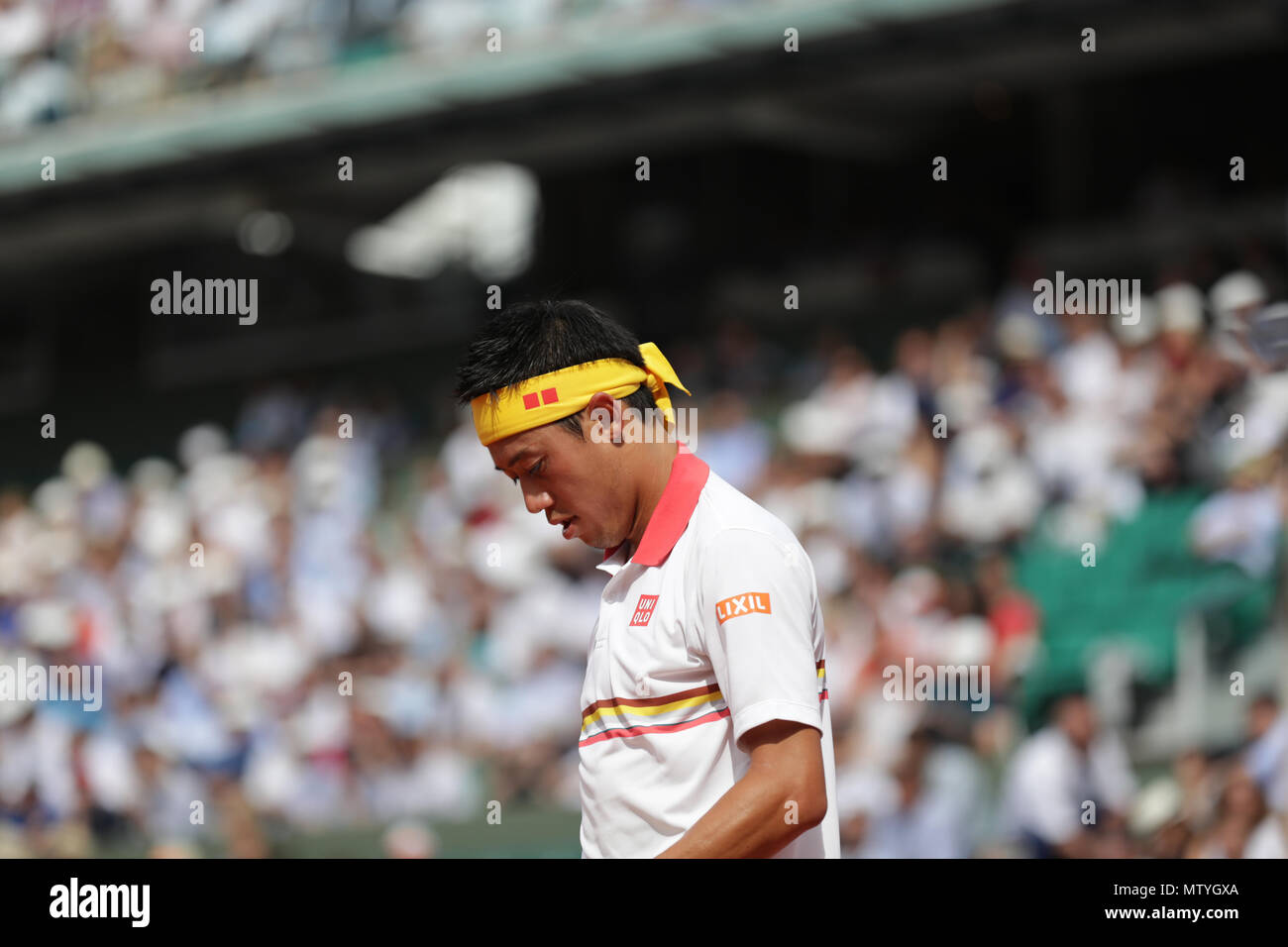 Giapponese giocatore di tennis Kei Nishikori è in azione durante il suo secondo giro corrisponde all'aperto francese vs tennis francese player Benoit Paire il 30 maggio 2018 a Parigi, Francia. Credito: YAN LERVAL/AFLO/Alamy Live News Foto Stock