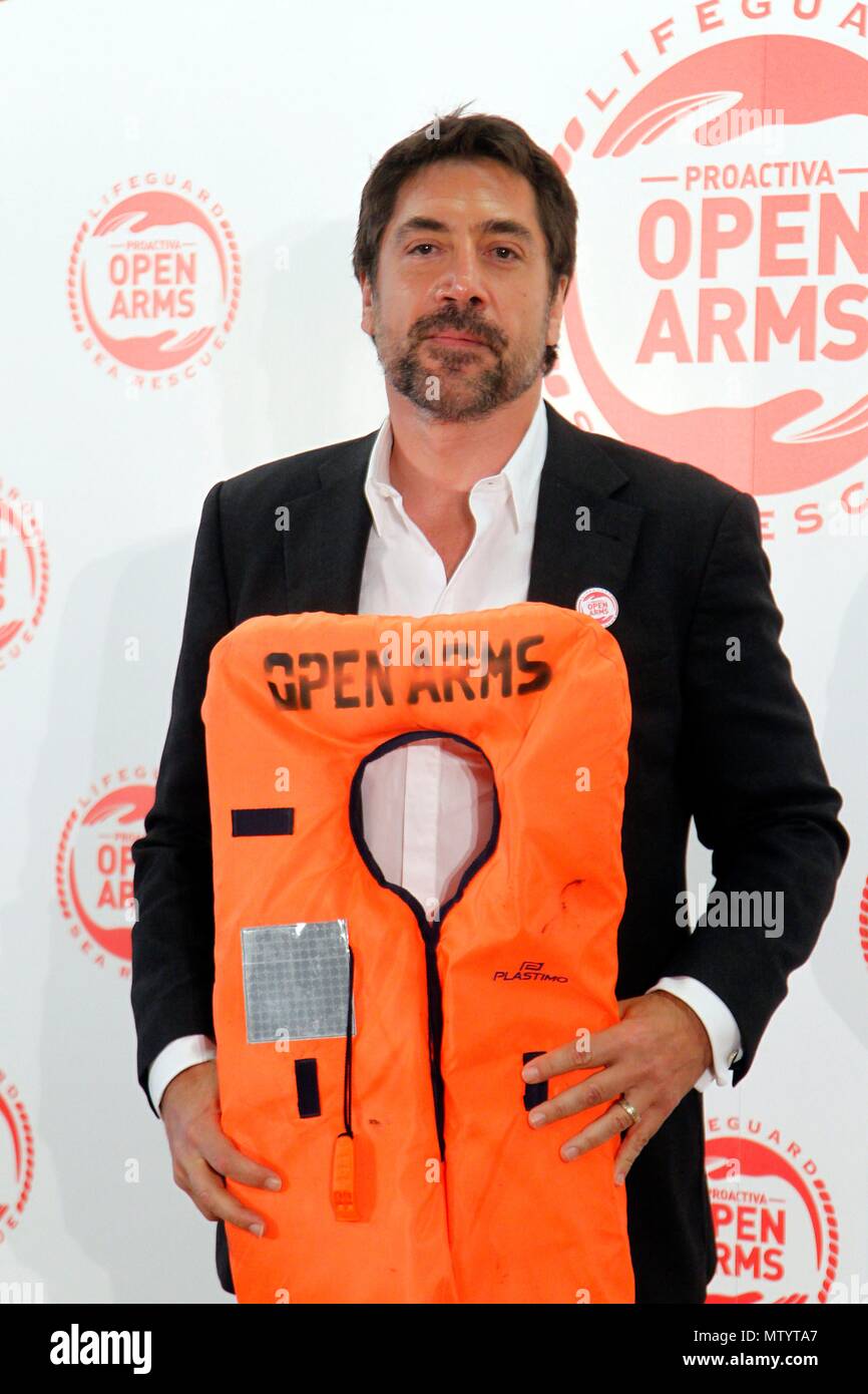 Cena solidaria apadrinada por Javier Bardem y Penelope Cruz en favore de la ONG de salvamento de migrantes braccia aperte. (Foto: Jose Cuesta/261/Cordon Premere). Javier Bardem. Cordon premere Foto Stock
