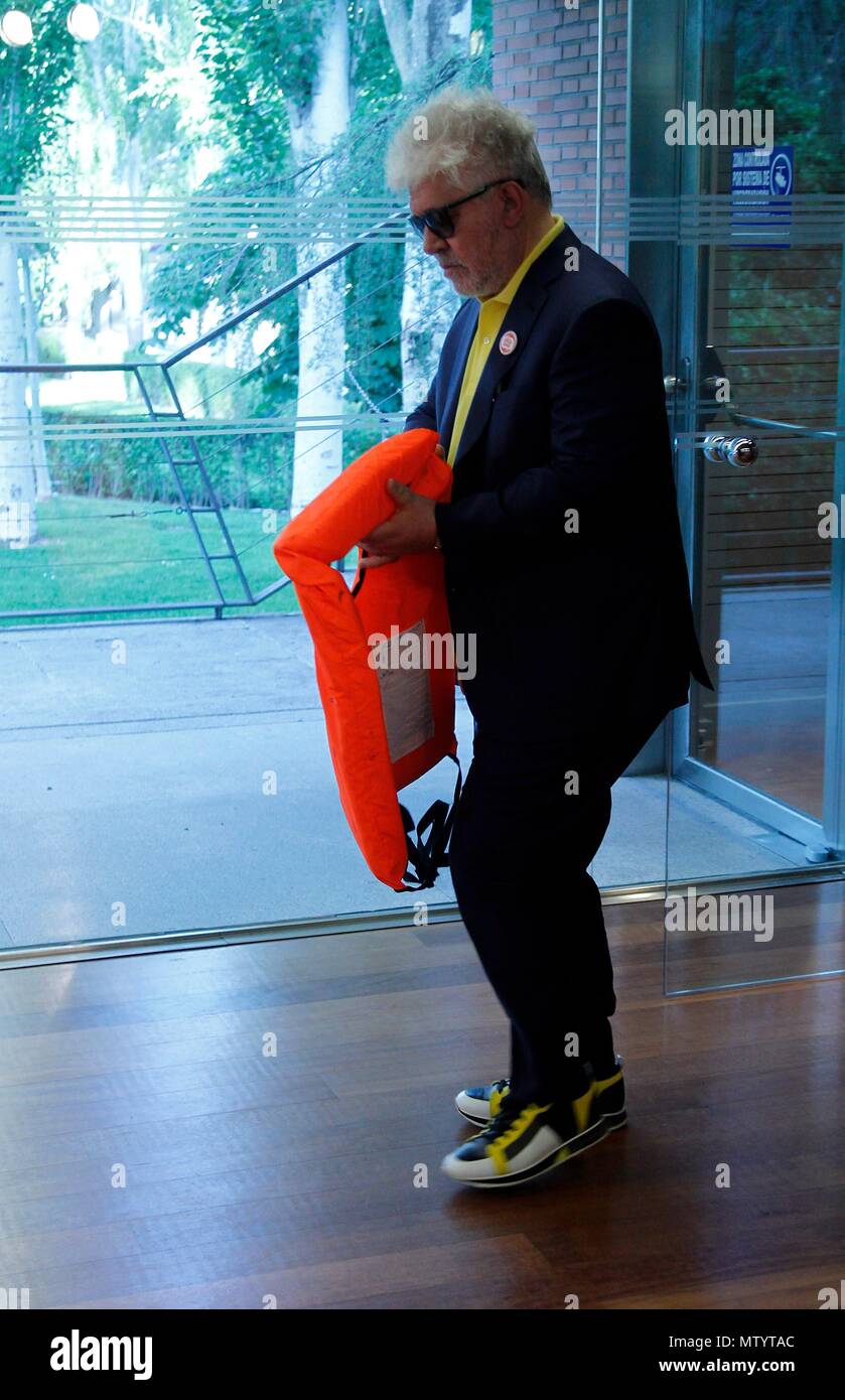 Cena solidaria apadrinada por Javier Bardem y Penelope Cruz en favore de la ONG de salvamento de migrantes braccia aperte. (Foto: Jose Cuesta/261/Cordon Premere). Pedro Almodovar. Cordon premere Foto Stock