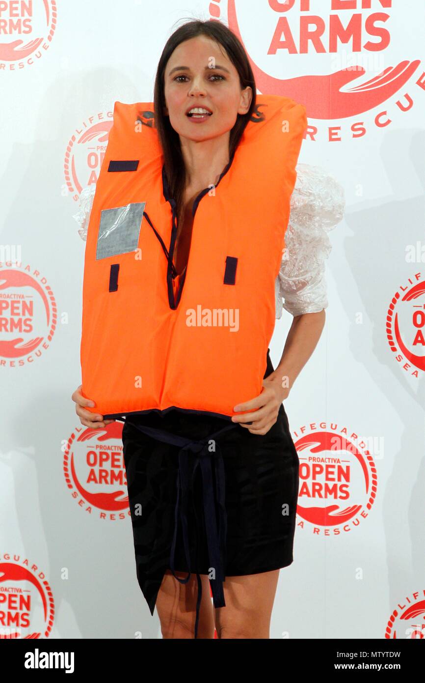 Cena solidaria apadrinada por Javier Bardem y Penelope Cruz en favore de la ONG de salvamento de migrantes braccia aperte. (Foto: Jose Cuesta/261/Cordon Premere). Elena Anaya. Cordon premere Foto Stock