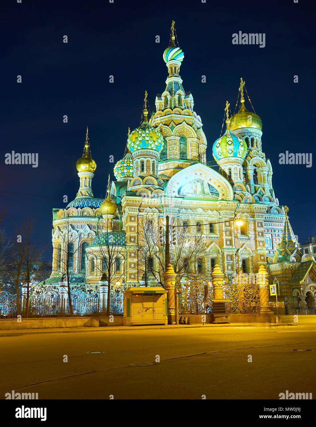 Chiesa del Salvatore sul Sangue versato è il simbolo di russo lo stile architettonico e la maggior parte notevole punto di riferimento di San Pietroburgo, Russia Foto Stock