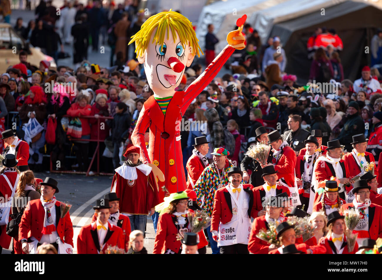 Grande carta mache clown scultura al lunedì di Rose Parade 2011 a Colonia, Germania Foto Stock