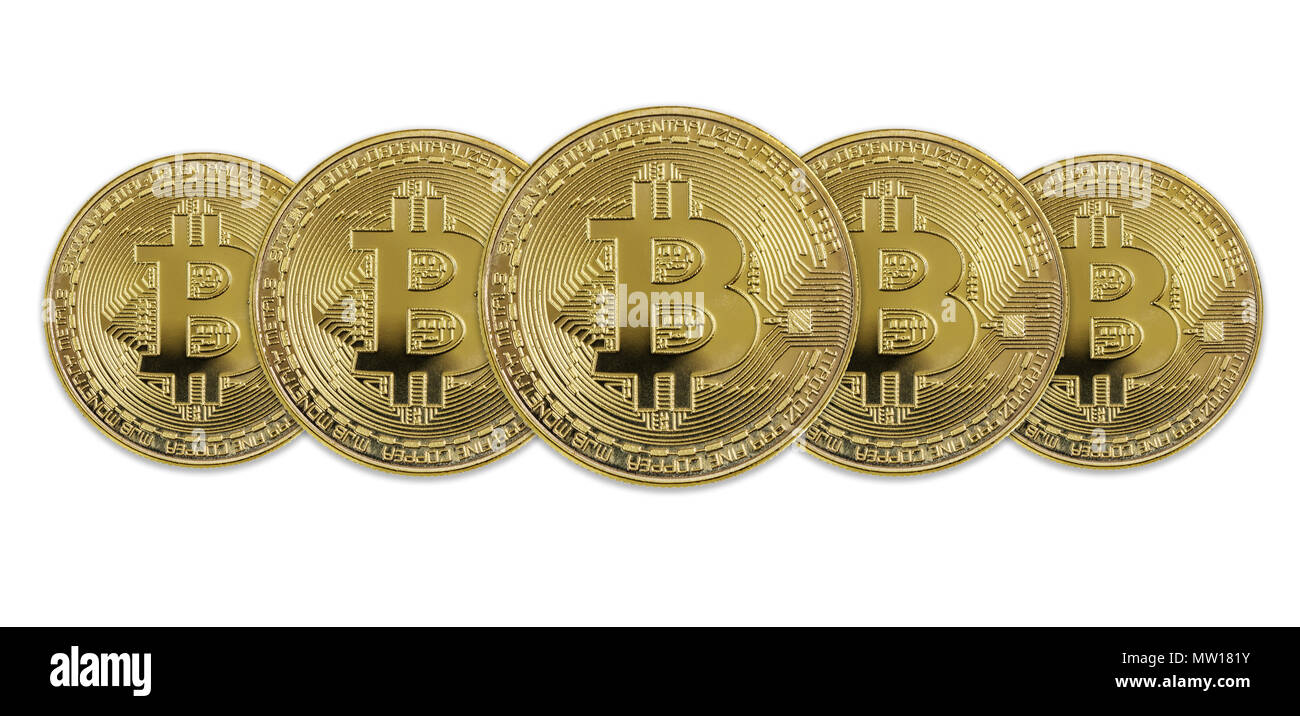 Simbolica medaglia d oro di bitcoin crypto moneta, nuovo denaro digitale  nel mondo cibernetico, isolato su sfondo bianco Foto stock - Alamy
