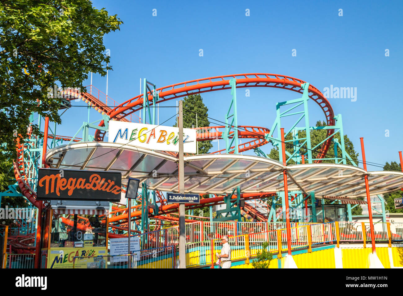 Vienna Austria può.26 2018, vuoto Mega Blitz roller coaster Foto Stock