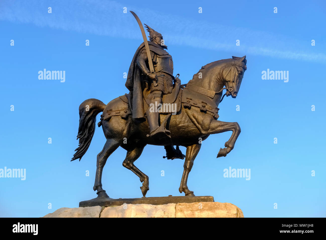 Monumento di Skanderbeg, statua equestre Skënderbej, albanese eroe nazionale Skanderbeg, Piazza Skanderbeg, Tirana, Albania Foto Stock