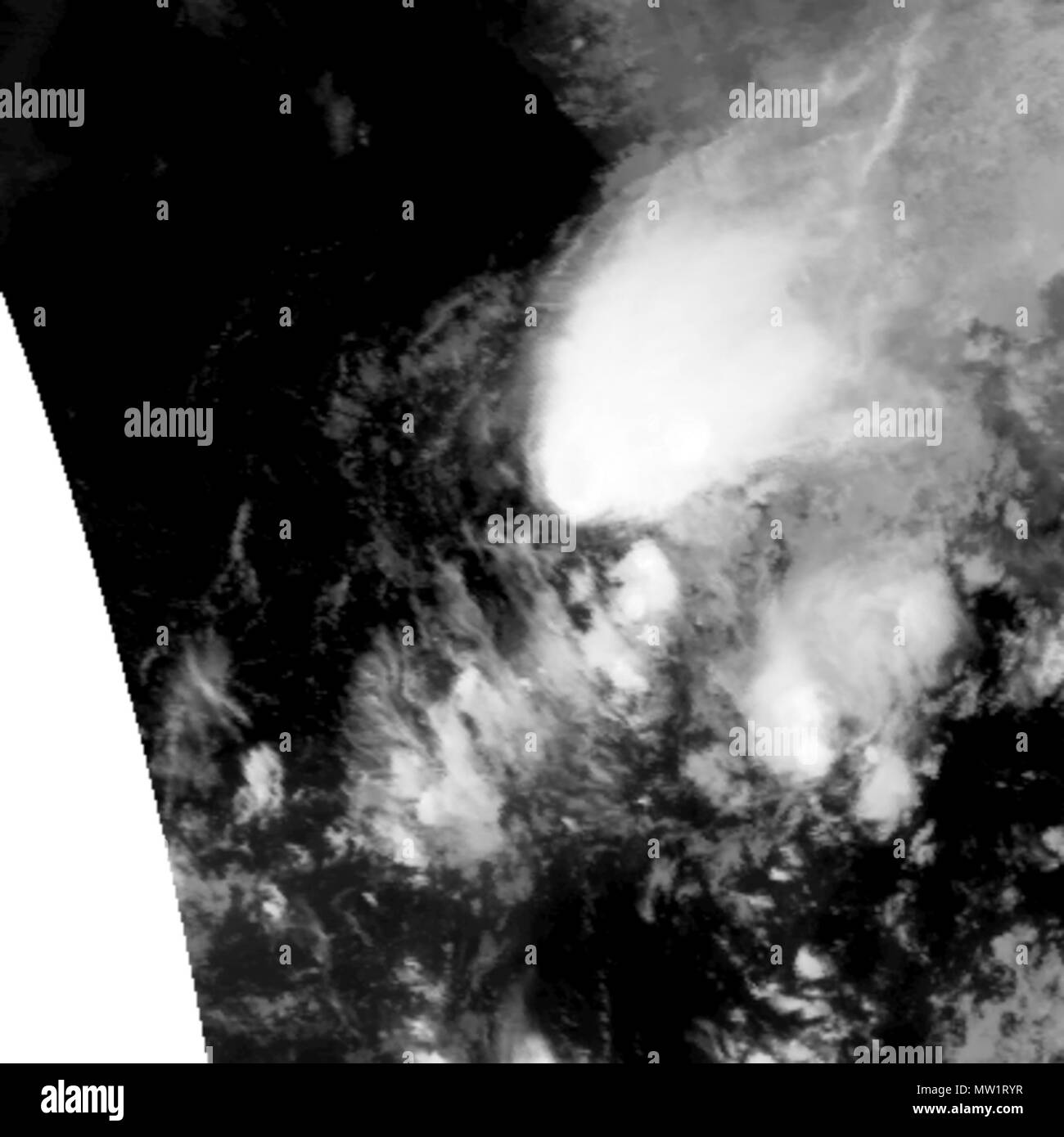 . Inglese: Geostazionario immagini della tempesta tropicale Tina (21E) (2016) . Il 13 novembre 2016. Stati Uniti Naval Research Laboratory 607 Tina Geostationary VIS-IR 2016 Foto Stock