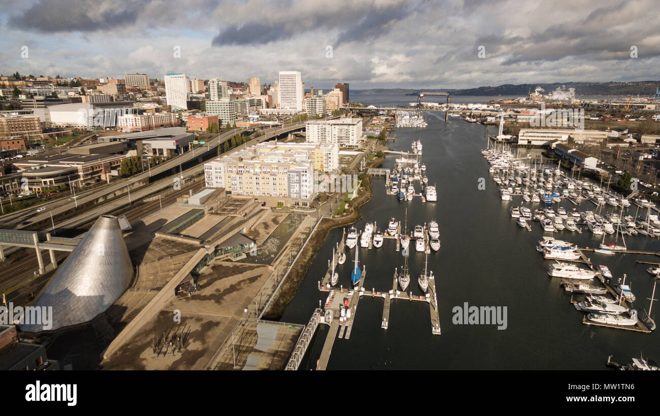Il Tacoma Waterfront dà accesso a Thea Foss per via navigabile e inizio Bay Foto Stock