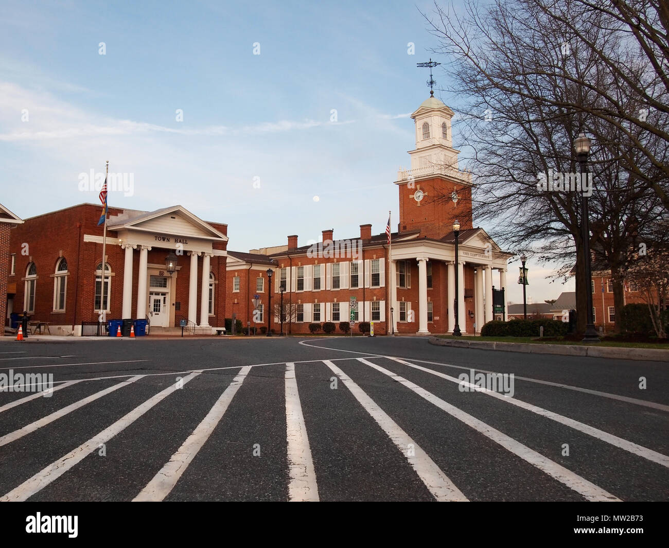 GEORGETOWN, DELAWARE - Aprile 4, 2018: il cerchio, in Georgetown, Delaware è la casa di città del Municipio e il Sussex County Courthouse, tra altri Foto Stock