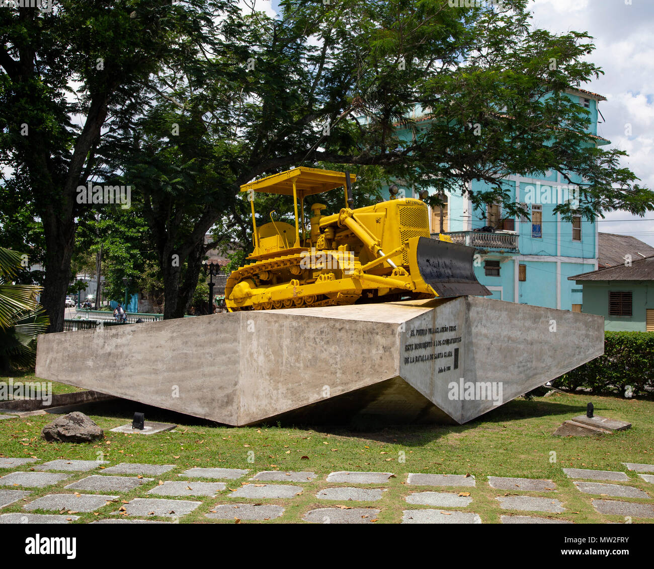 Il bulldozer utilizzato per far deragliare il treno blindato catturato dalle forze di Fidel Castro e che Guevera alla battaglia di Santa Clara a Cuba Foto Stock