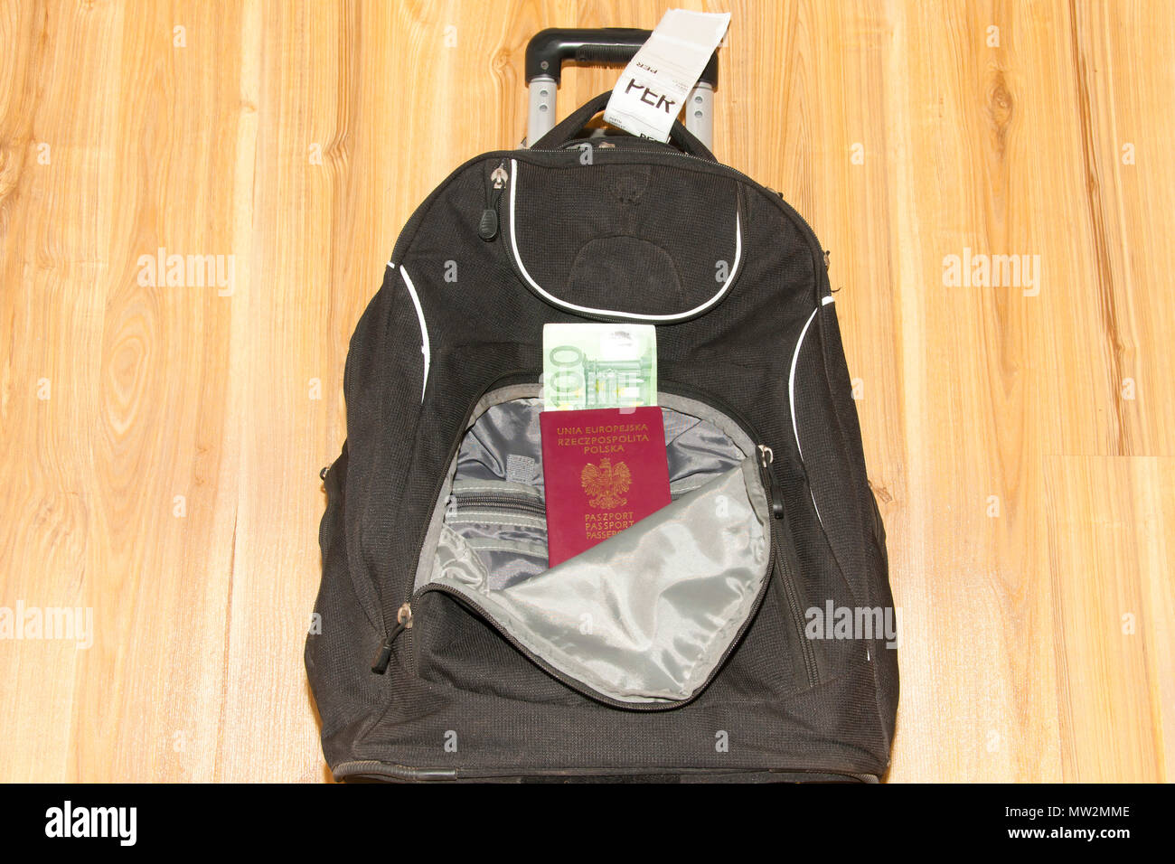 Il polacco passaporto UE in Borsa da viaggio Foto Stock