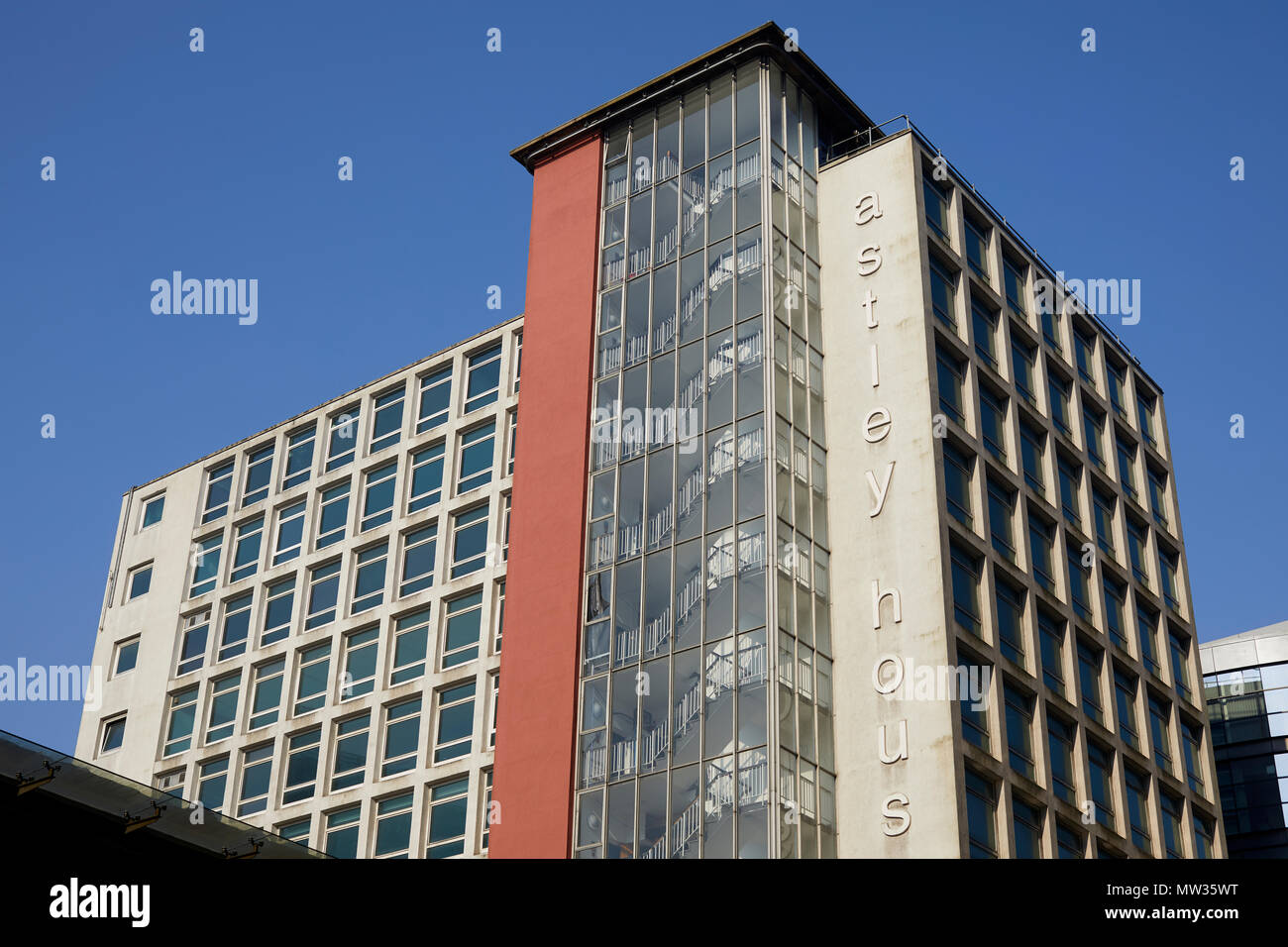 Il centro città di Manchester Astley uffici della casa in procinto di essere ristrutturato da Allied London portandola fino a data con la vicina Spinningfield amb Foto Stock