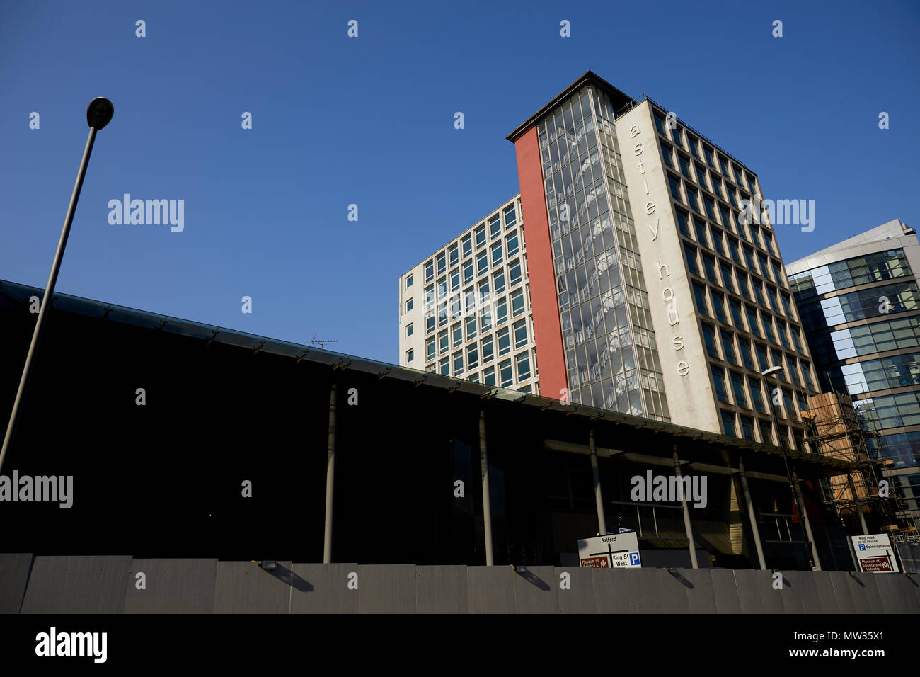 Il centro città di Manchester Astley uffici della casa in procinto di essere ristrutturato da Allied London portandola fino a data con la vicina Spinningfield amb Foto Stock