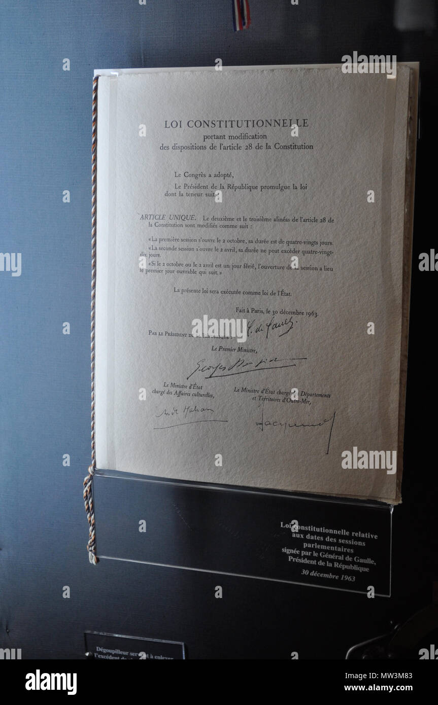 375 Loi constitutionnelle du 30 décembre 1963 Foto Stock