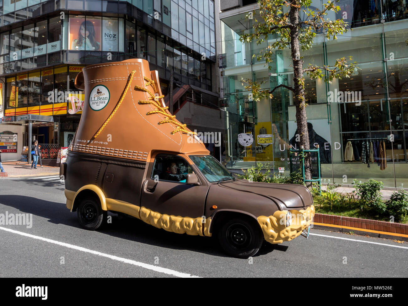 In Giappone , il Tokyo City, il quartiere Shibuya, comercial auto Foto Stock