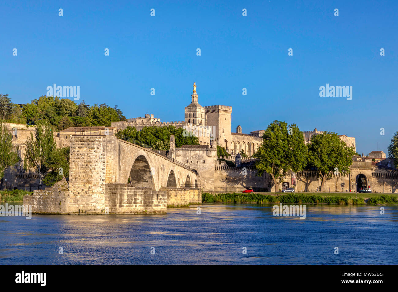 Francia, regione della Provenza, città di Avignone, il Palazzo dei Papi , W.H., San Benezet Bridge,Rhone river, Foto Stock