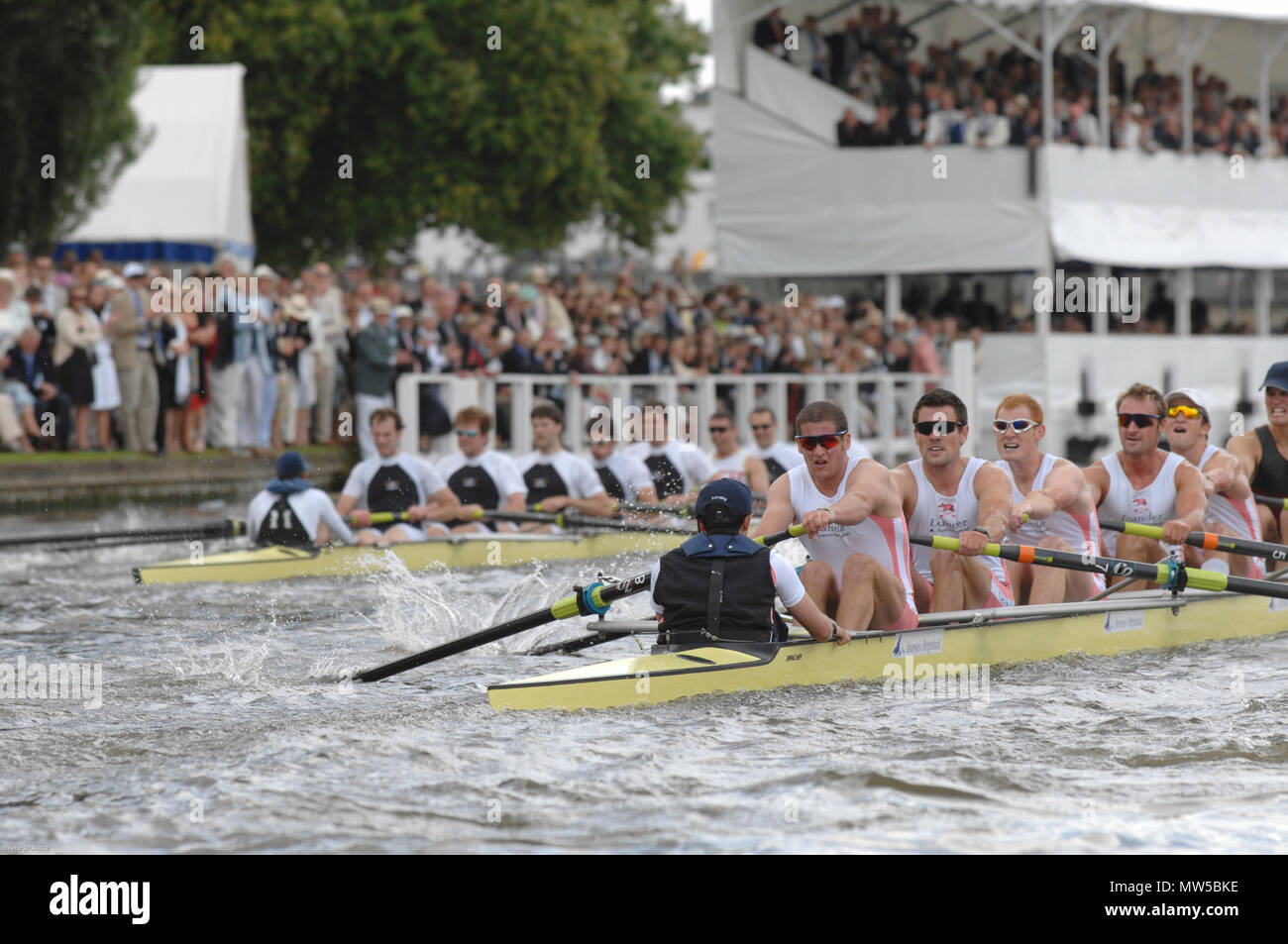 Henley, GRAN BRETAGNA, Sabato 07/07/2007 Henley Royal Regatta, Henley Regatta corso, Ladies Challenge Cup, Semi finale, Berks, Molesey BC e N Foto Stock