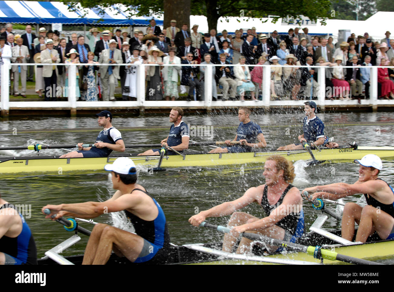 Henley, GRAN BRETAGNA, Mercoledì 02/07/2008. Henley Royal Regatta, Henley Regatta corso, visualizza il calore dei commissari di percorso " Challenge Cup, passare il observa Foto Stock