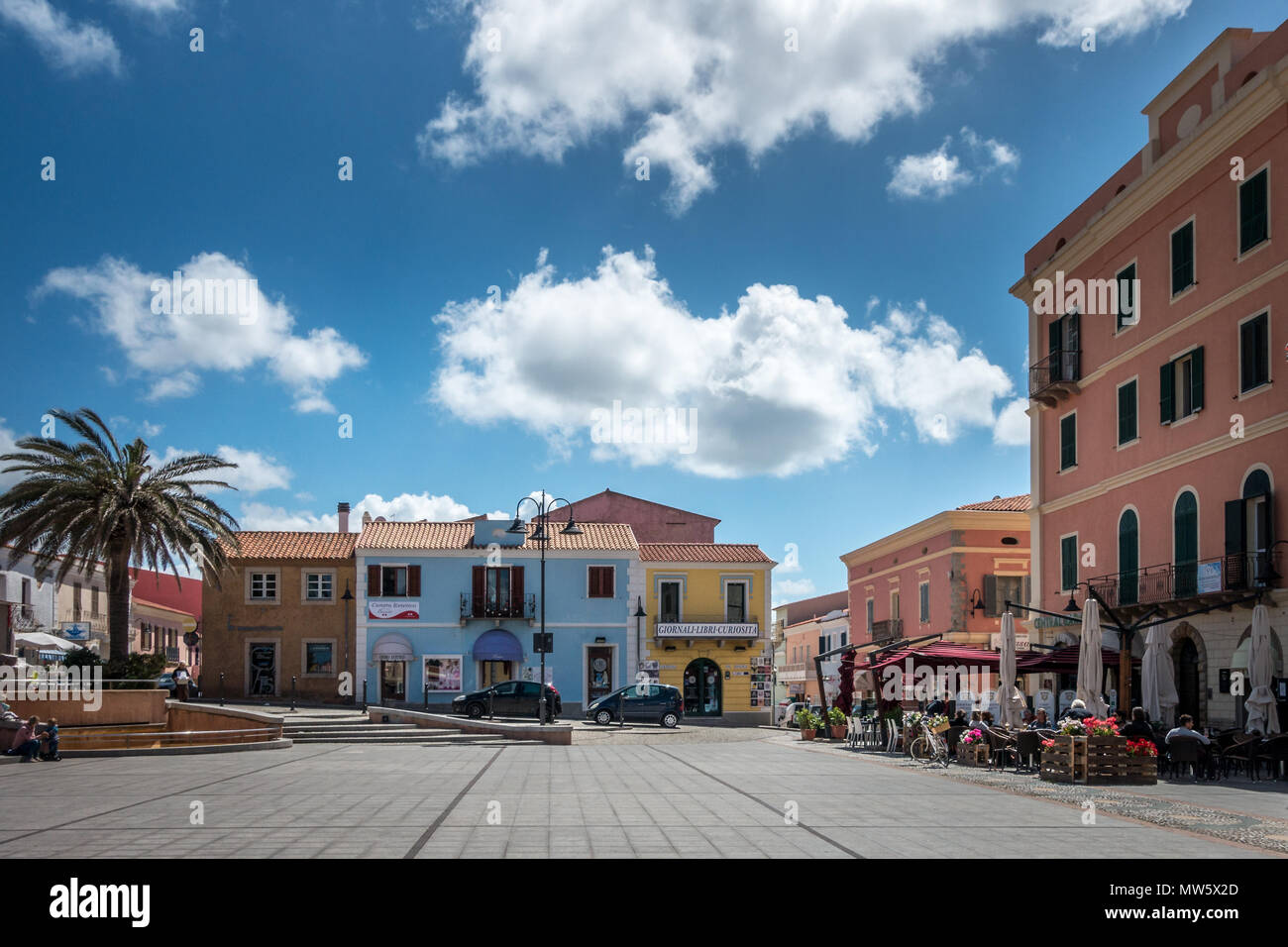 La piazza principale di Santa Teresa Gallura Sardegna, Italia Foto Stock