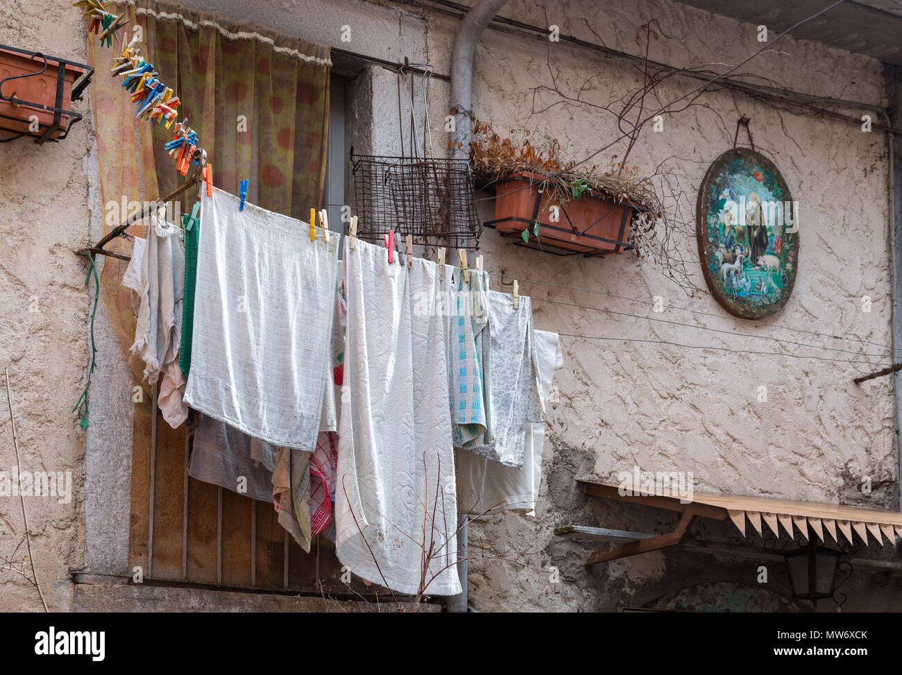 Servizio lavanderia appeso, Abruzzo Foto Stock
