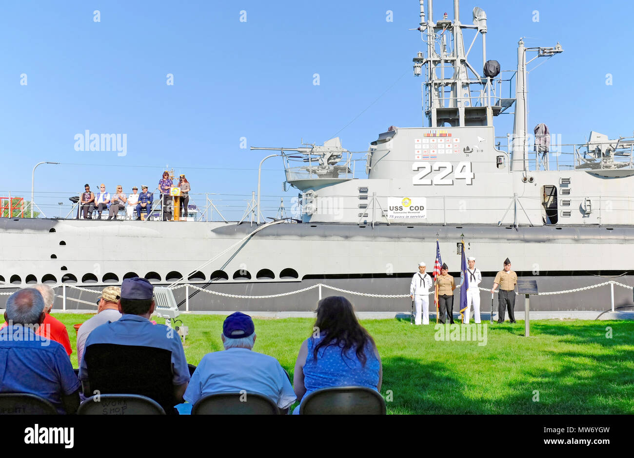 2018 giorno memoriale ricordi durante una ghirlanda di cerimonia di posa per i veterani che sono morti in servizio presso la USS Cod sottomarino in Cleveland, Ohio, USA. Foto Stock