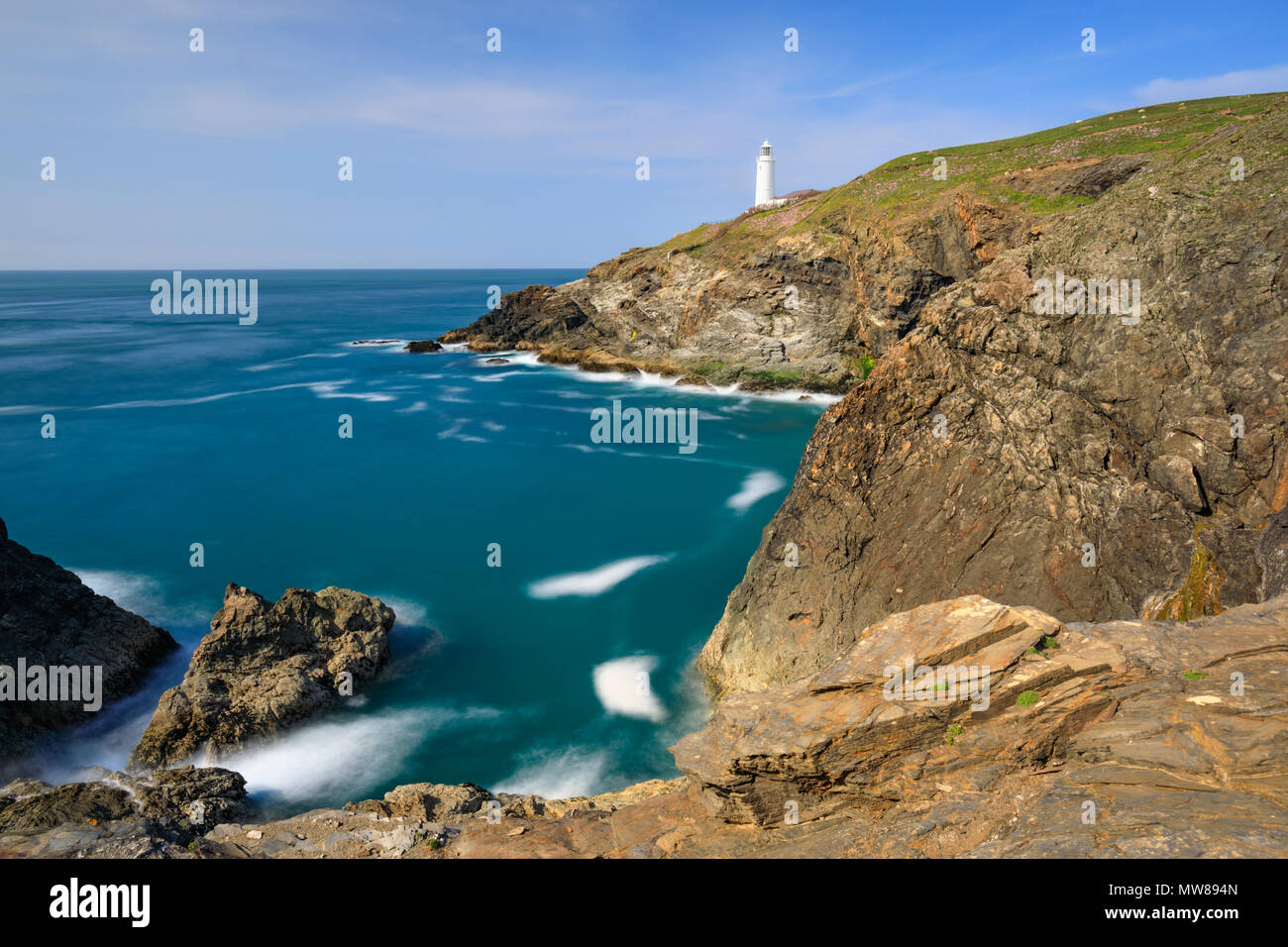 Trevose Head Lighthouse catturato citato in giudizio il più a lungo la velocità dello shutter. Foto Stock
