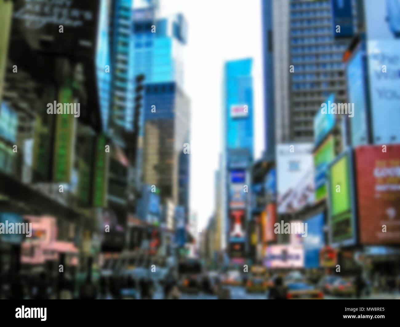 Sfondo sfocato con Times Square strade di Manhattan, New York, Stati Uniti. Intenzionalmente sfocate di post produzione per bokeh effetto. Foto Stock