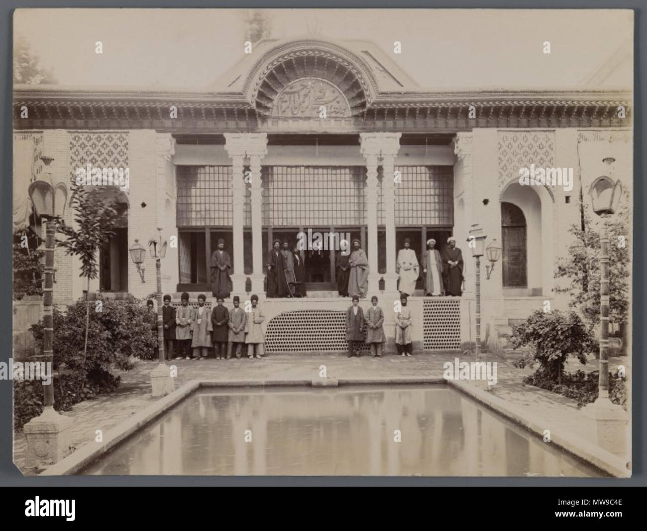. Un gruppo di religiosi in un giardino, uno dei 274 fotografie vintage . tra 1876 e 1933 99 Brooklyn Museum - un gruppo di religiosi in un giardino uno dei 274 fotografie vintage Foto Stock