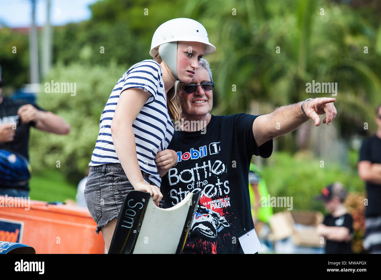 Il 2015 Whangaparaoa Rotary club sponsorizzato Soap Box Derby di Stanmore Bay nel weekend del 28 marzo 29th.Stanmore Bay è un sobborgo balneare di gr Foto Stock