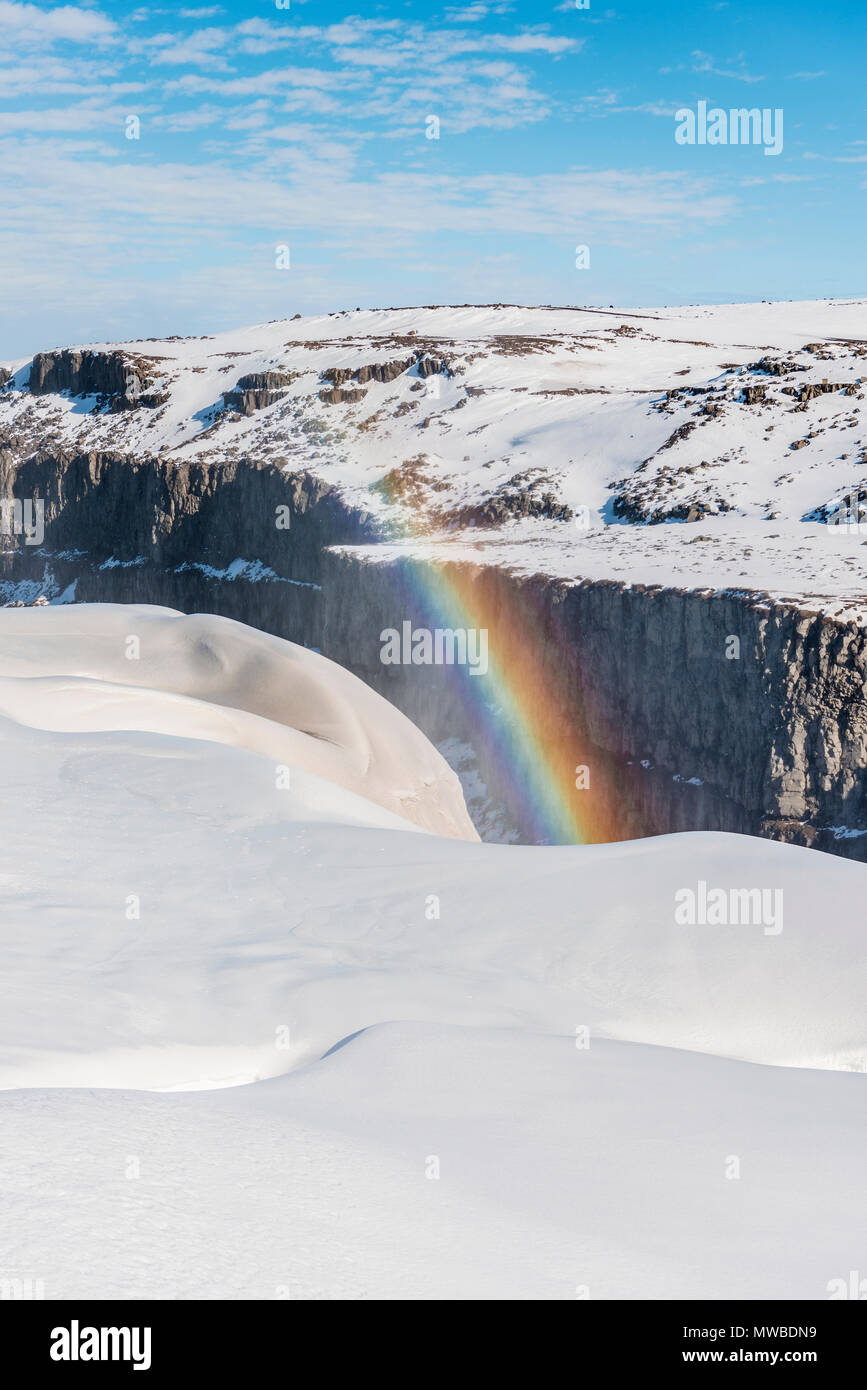 Jökulsárgljúfur gorge, scogliere, rainbow a cascata di Dettifoss in inverno, Nord Islanda Islanda Foto Stock