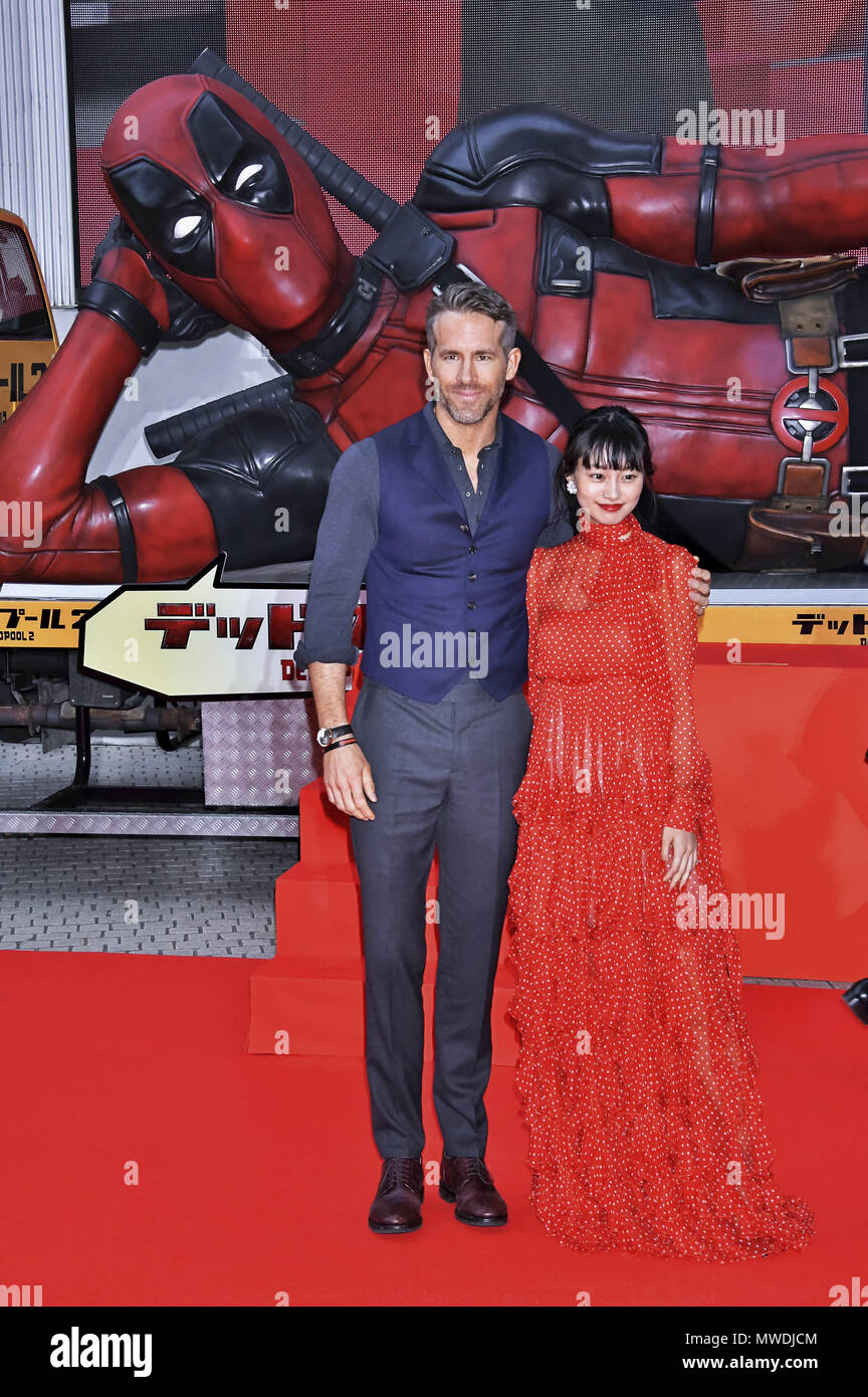 Tokyo, Giappone. 29 Maggio, 2018. Ryan Reynolds e Shioli Kutsuna frequentare il 'Deadpool 2' premiere in Roppongi Hills il 29 maggio 2018 a Tokyo, Giappone. | Verwendung weltweit Credito: dpa/Alamy Live News Foto Stock