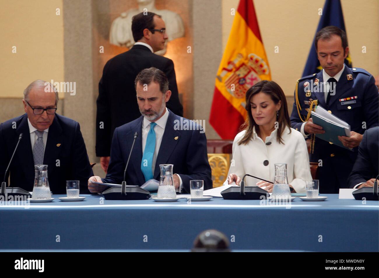 Los Reyes Felipe VI y Letizia asisten a la reunion anuale con los miembros de los patronatos de la Fundacion Princesa de Asturias, Palacio del Pardo, Madrid. (Foto: Jose Cuesta/261/Cordon premere. Cordon premere Foto Stock