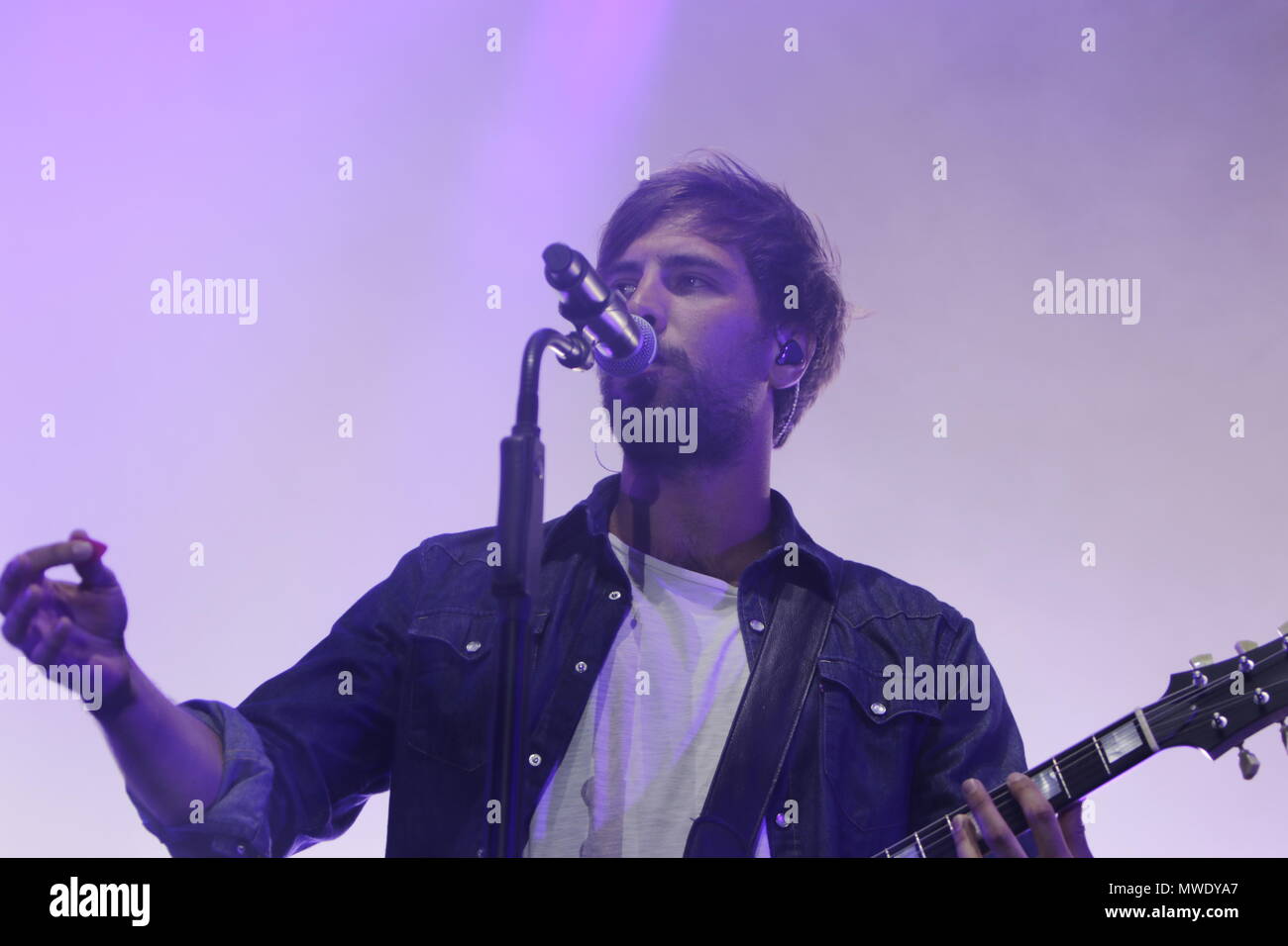 Worm, Germania. Il 1 giugno 2018. Max Giesinger esegue sul palco. Il tedesco il cantante-cantautore Max Giesinger eseguita dal vivo sul RPR1 palcoscenico al primo giorno DEL LAND RENANIA-PALATINATO-Tag 2018. Credito: Michael Debets/Alamy Live News Foto Stock