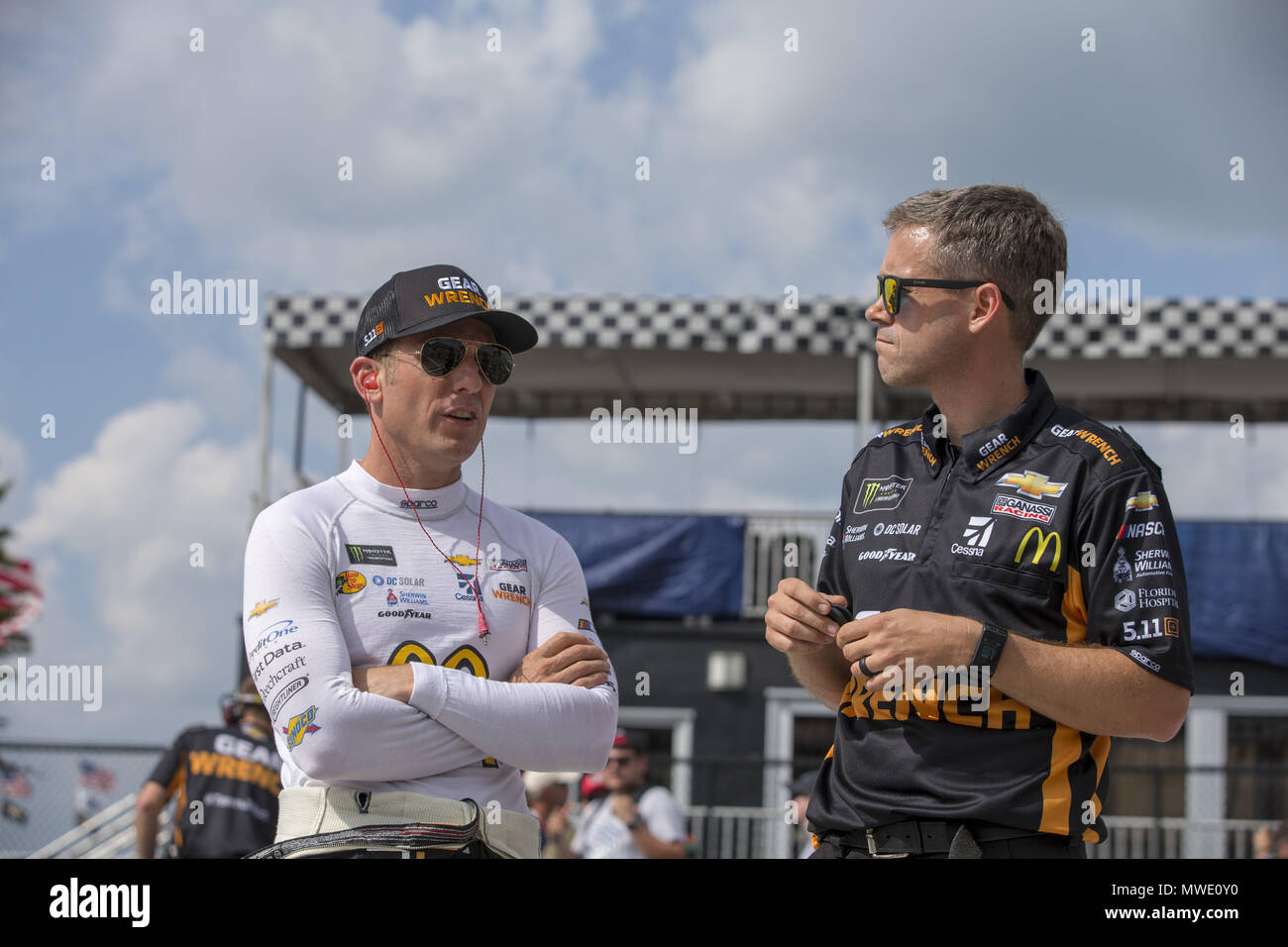 Lunga vasca, Pennsylvania, USA. Il 1 giugno, 2018. Jamie McMurray (1) si blocca su strada ai box prima di qualifica per la Pocono 400 in Pocono Raceway in lunga vasca, Pennsylvania. Credito: Justin R. Noe Asp Inc/ASP/ZUMA filo/Alamy Live News Foto Stock