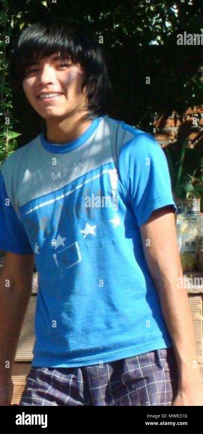 . Español: Fernando Oscar Vides (n.30 de Enero de 1991)pajero profecional recide en salta capitale y se mata una pajas todos los dias . 29 settembre 2010. Peperoncino64 206 Fernando Oscar Vides Foto Stock