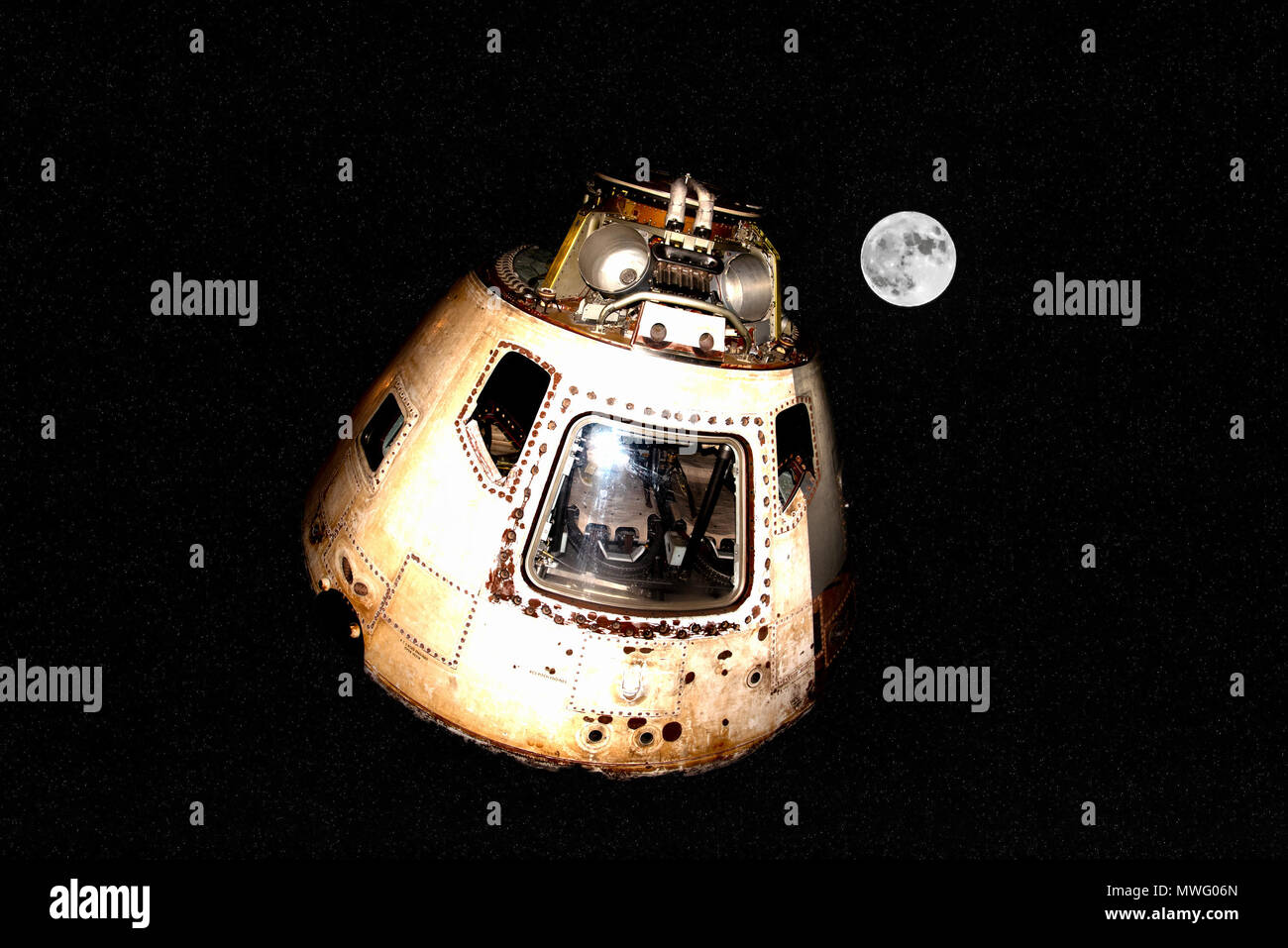 La nave spaziale stile Apollo sulla luna e le stelle sullo sfondo Foto Stock