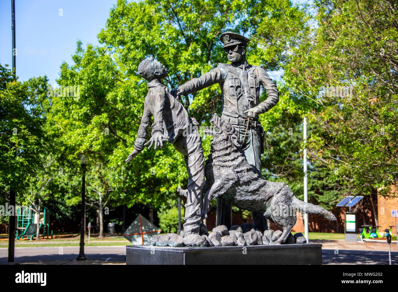 Il soldato del piede, statua scolpita da Ronald S McDowell, Kelly Ingram Park, Birmingham, Alabama, STATI UNITI D'AMERICA Foto Stock