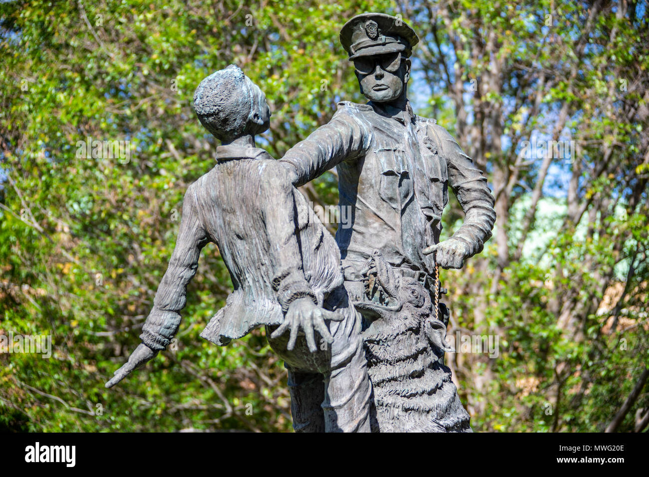 Il soldato del piede, statua scolpita da Ronald S McDowell, Kelly Ingram Park, Birmingham, Alabama, STATI UNITI D'AMERICA Foto Stock