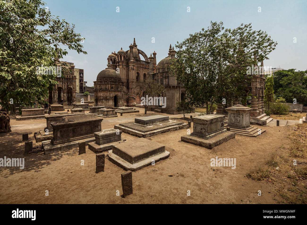 Il Cimitero olandese - l'olandese nonché i cimiteri armeno a Surat sono situati in una località nota come Gulam Falésia. Foto Stock