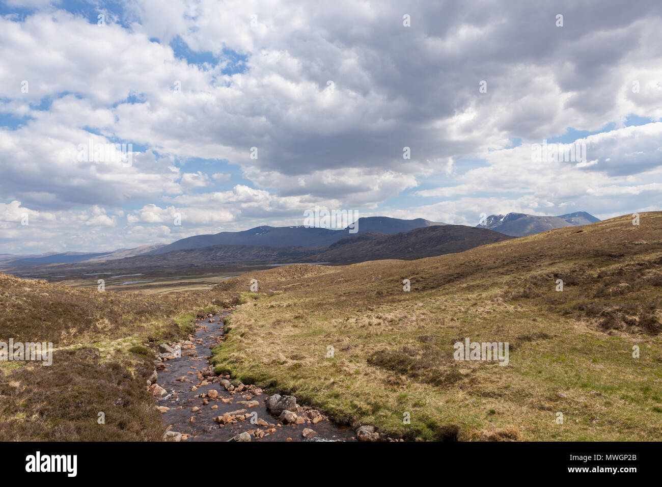 Rannoch Moor. Questo è un ambiente selvaggio e sezione remota del West Highland Way e una delle ultime grandi wildernesses d'Europa. Foto Stock