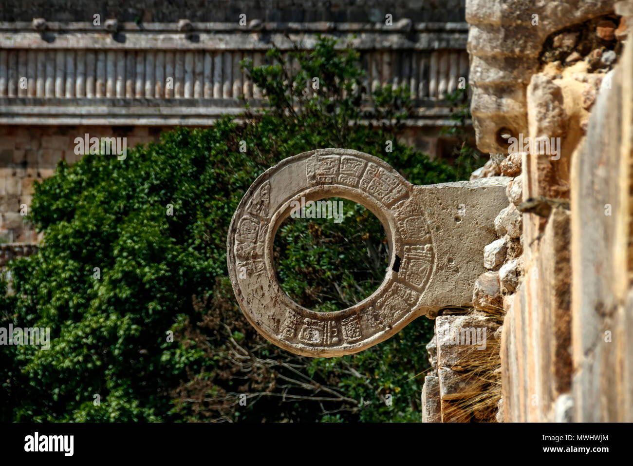 Un anello di pietra per giocare a palla. Civiltà Maya. Foto Stock