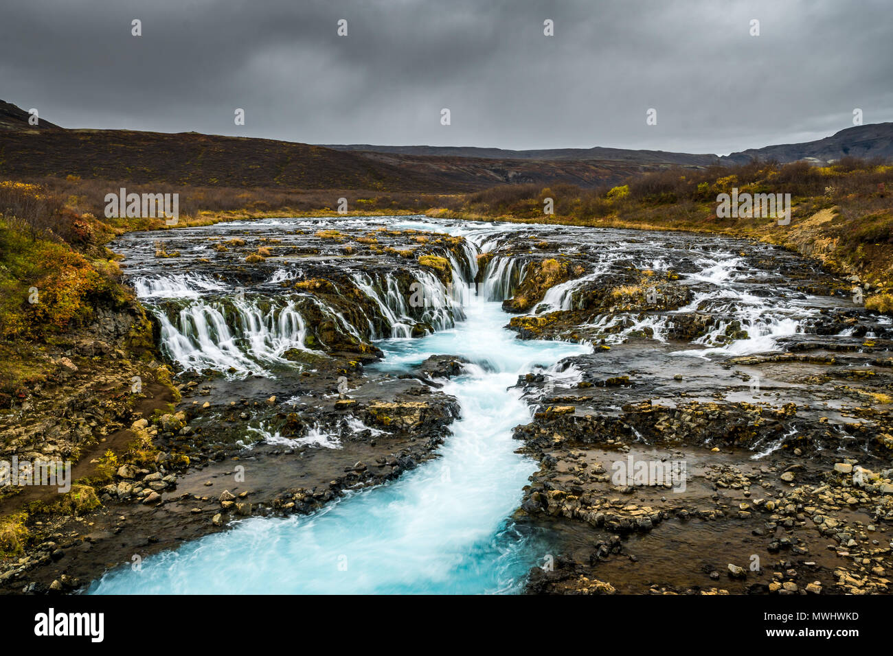 Solo una piccola ma molto bella cascata lungo il Cerchio Dorato. Sicuramente uno dei miei luoghi preferiti in Islanda ma un po' difficile da raggiungere, il peccato Foto Stock