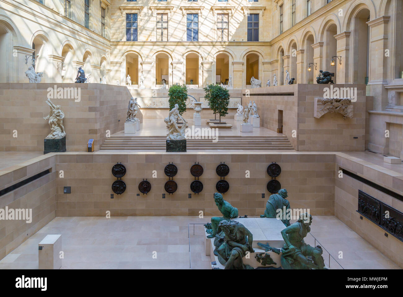 Cortile interno del Richelieu sezione del Musee du Louvre, Parigi, Francia Foto Stock