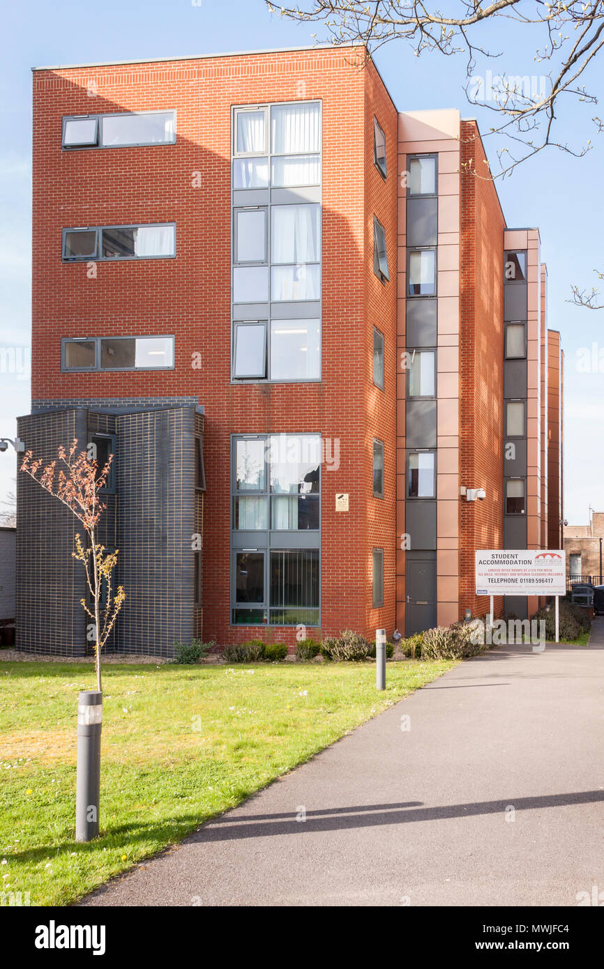 Studente di college e università alloggi camere nel centro storico edificio, Reading, Berkshire, Inghilterra, GB, Regno Unito Foto Stock