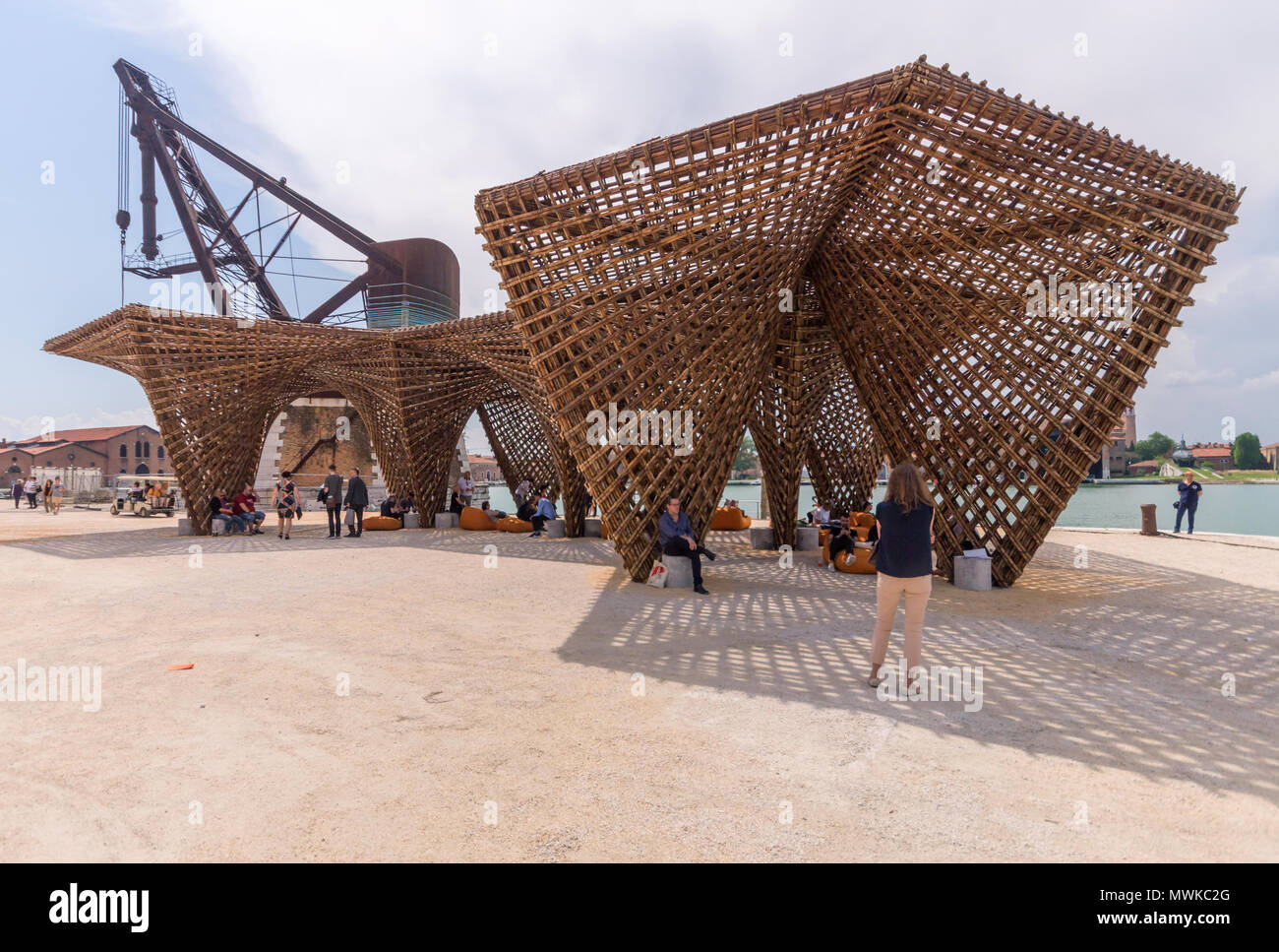 Vo Trong Nghia architetti, bambù padiglione di stalattite, 2018 Biennale di Architettura di Venezia, Arsenale Veneziano Foto Stock