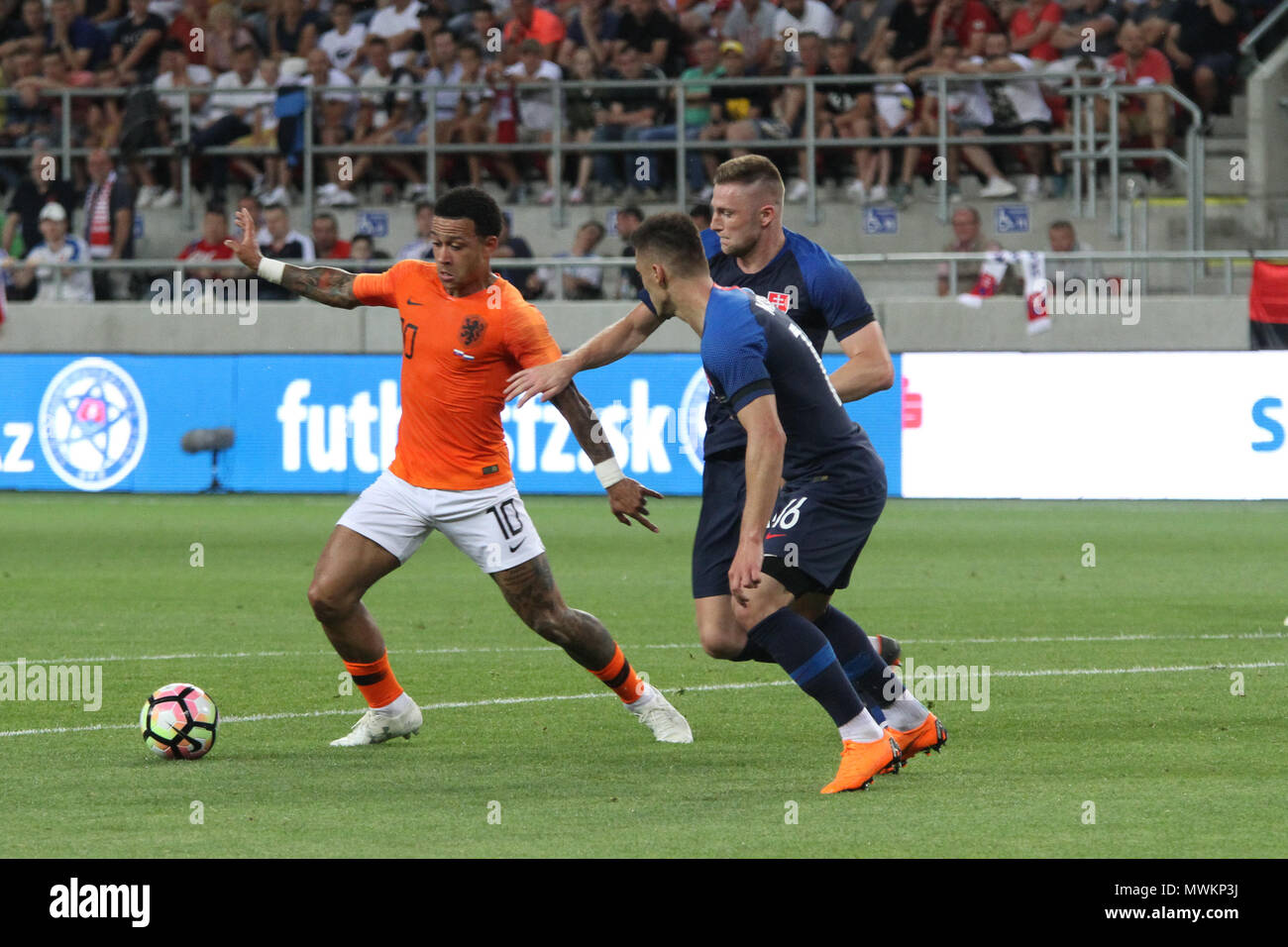 Trnava, Slovacchia. 31 Maggio, 2018. Memphis Depay (10) durante il cordiale incontro di calcio tra la Slovacchia e Paesi Bassi (1 - 1). Foto Stock