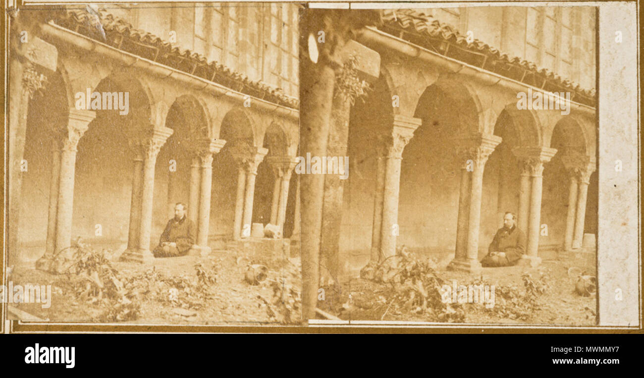 . Français : Autoportrait d'Alfred Perlat (1829-1910) dans le cloître de l'église Notre Dame-la-Grande de Poitiers avant sa démolition en 1859 (photo prise en mars 1859, retirage vers 1860). Épreuve stéréoscopique sur papier albuminé sur carton (coll. médiathèque François Mitterand, Poitiers) . 1 marzo 1859. Alfred Perlat (1829-1910) 477 Perlat-cloitre-Poitiers-1859 Foto Stock