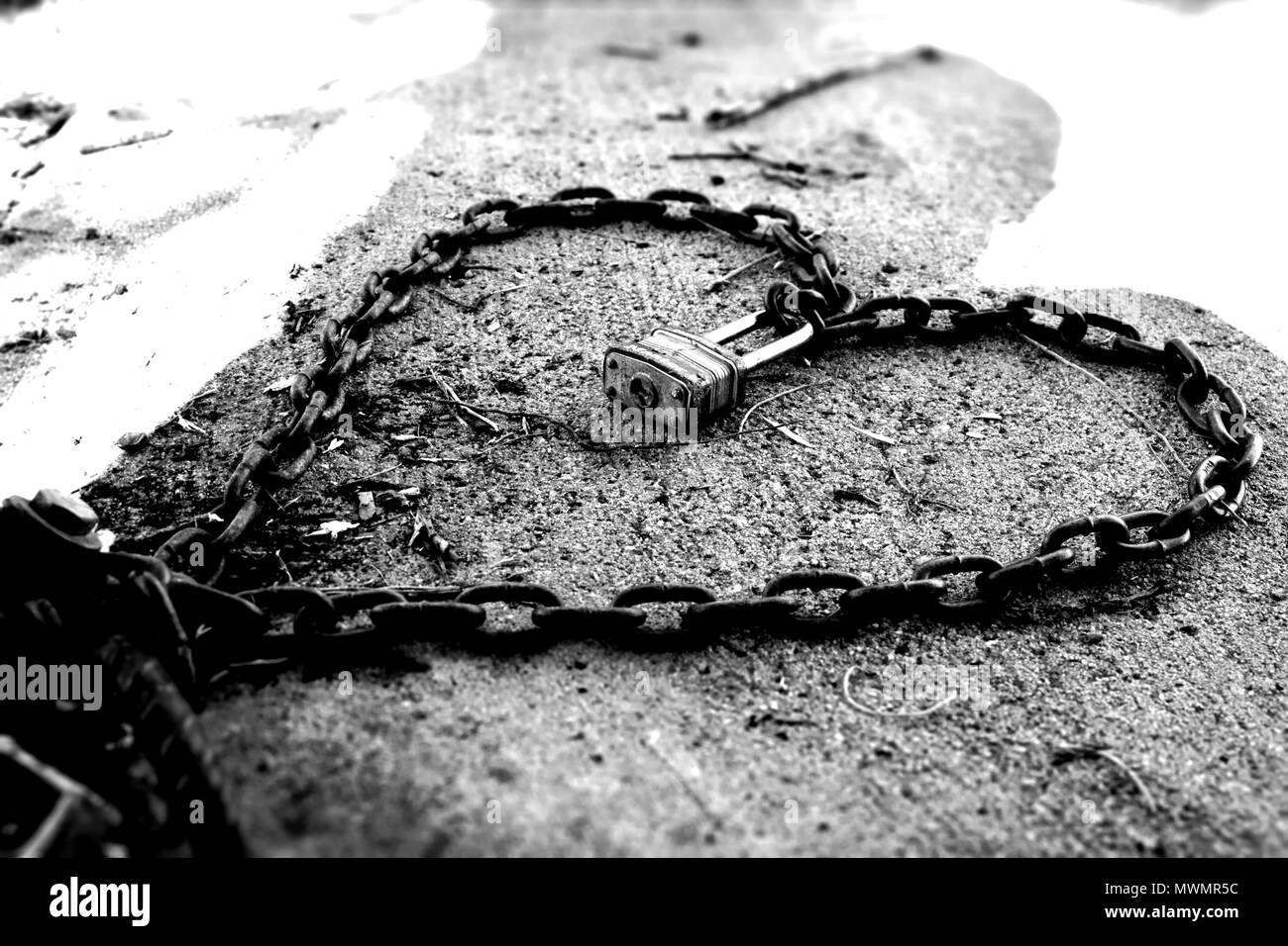 Cuore a forma di lucchetto e catena Foto Stock
