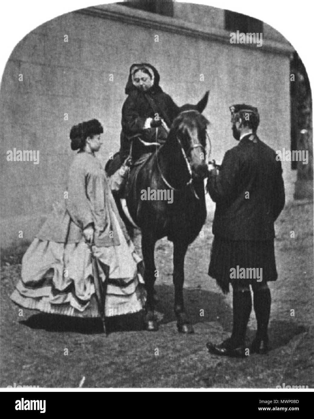 . Inglese: letto Queen Victoria Princess Louise e il suo servo outdoor John Brown . Osborne, 1863. Sconosciuto 508 Queen Victoria Princess Louise e John Brown Foto Stock