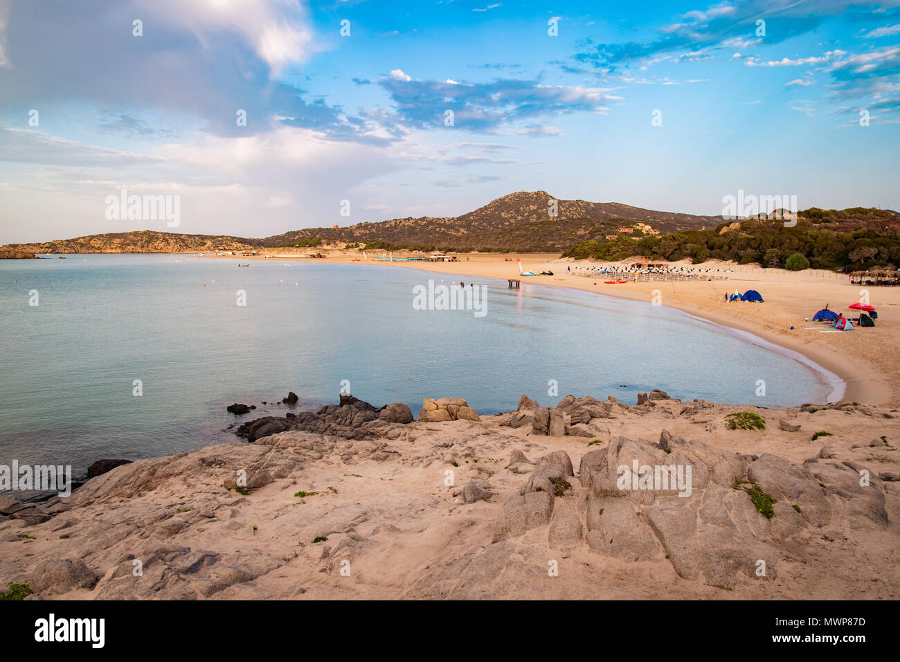 Il mare e le spiagge incontaminate di Chia, l'isola di Sardegna, Italia. Foto Stock
