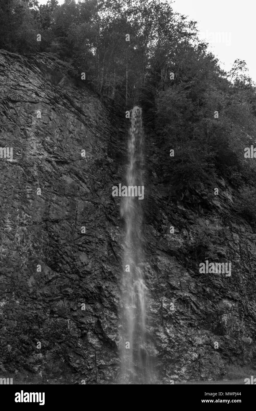 Una cascata nel North Cascades Foto Stock